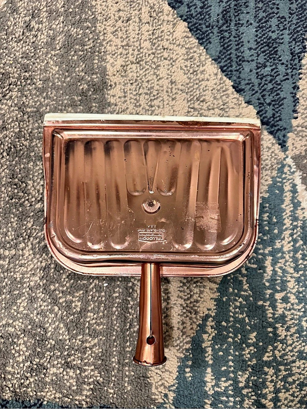 Antique copper dust pan